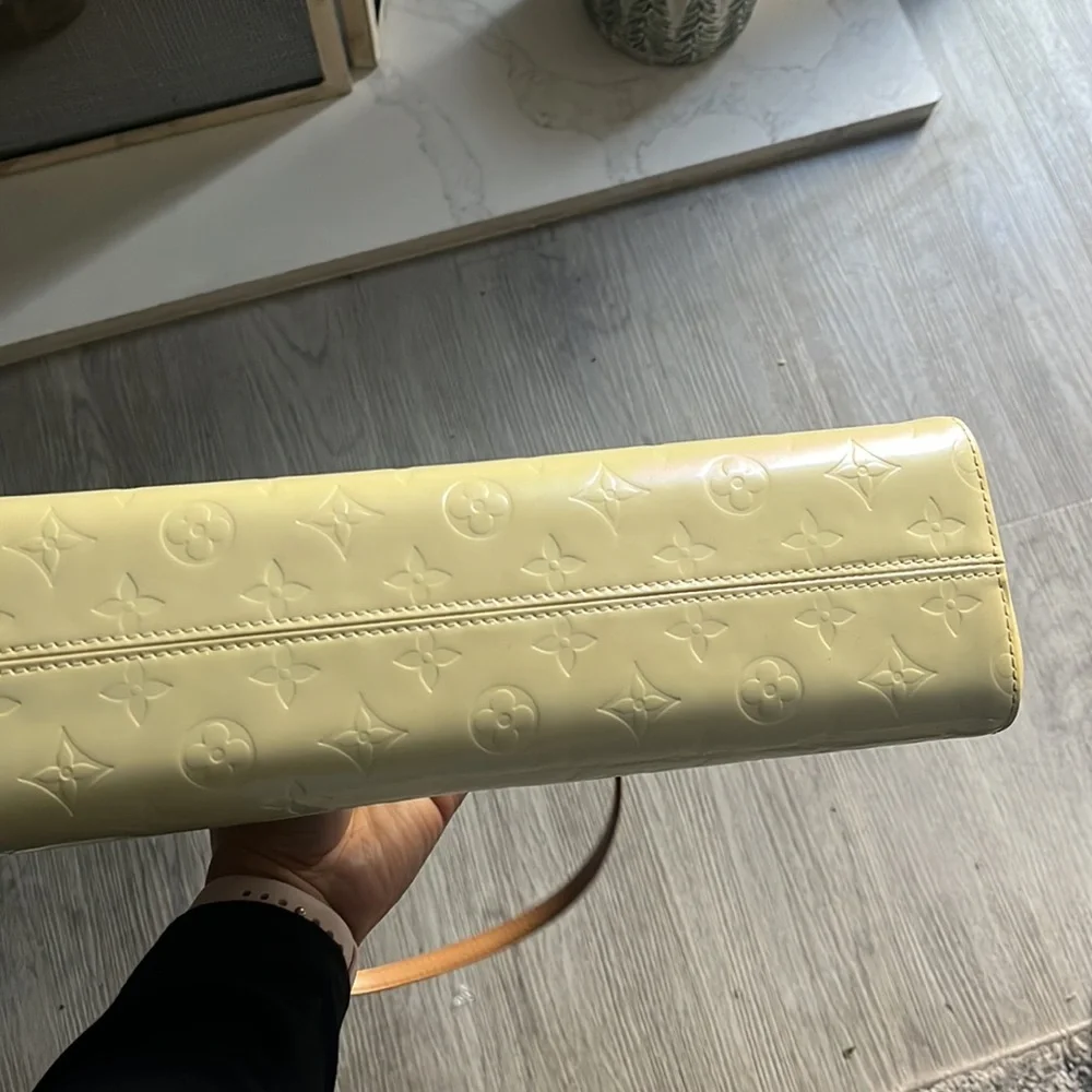 Authentic LOUIS VUITTON DUNE MONOGRAM VERNIS ROXBURY​ - Picture 10 of 10